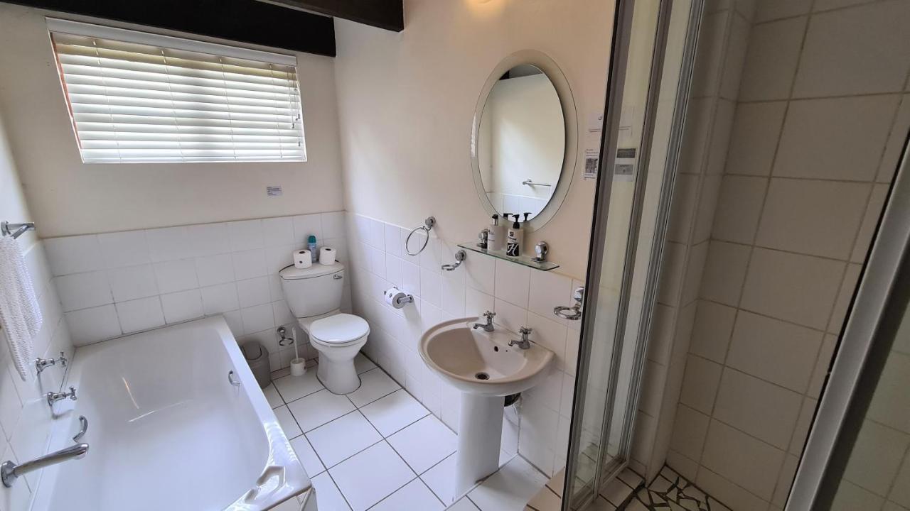 Hathaway Guest House East London Esterno foto